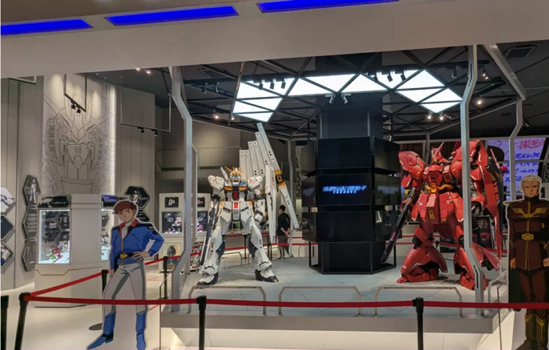 ららぽーと福岡（実物大νガンダム立像）